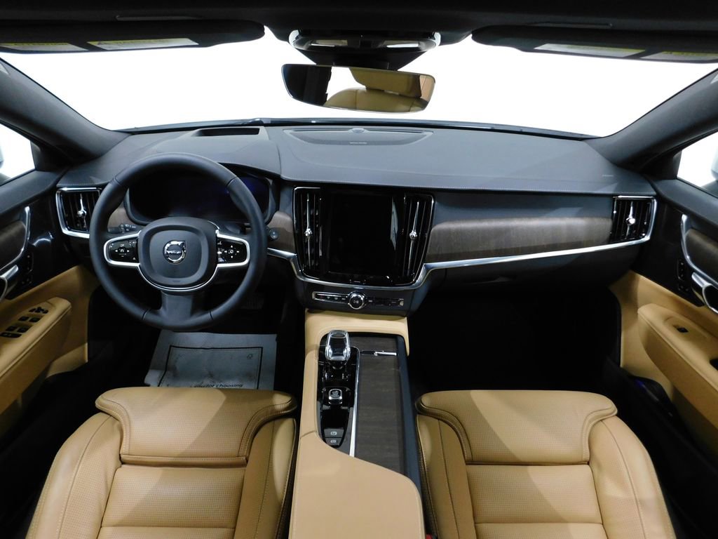 Used 2026 Volvo V90 B6 Cross Country Ultra image 40