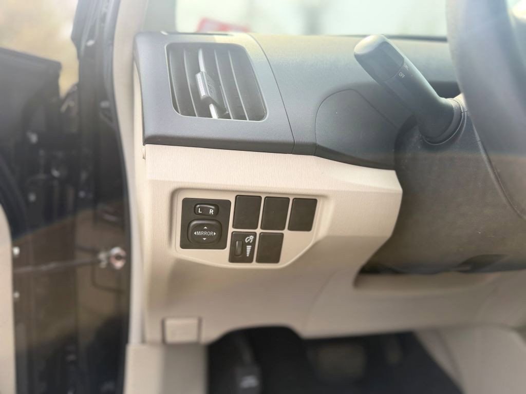 Used 2015 Toyota Prius Three FWD image 13
