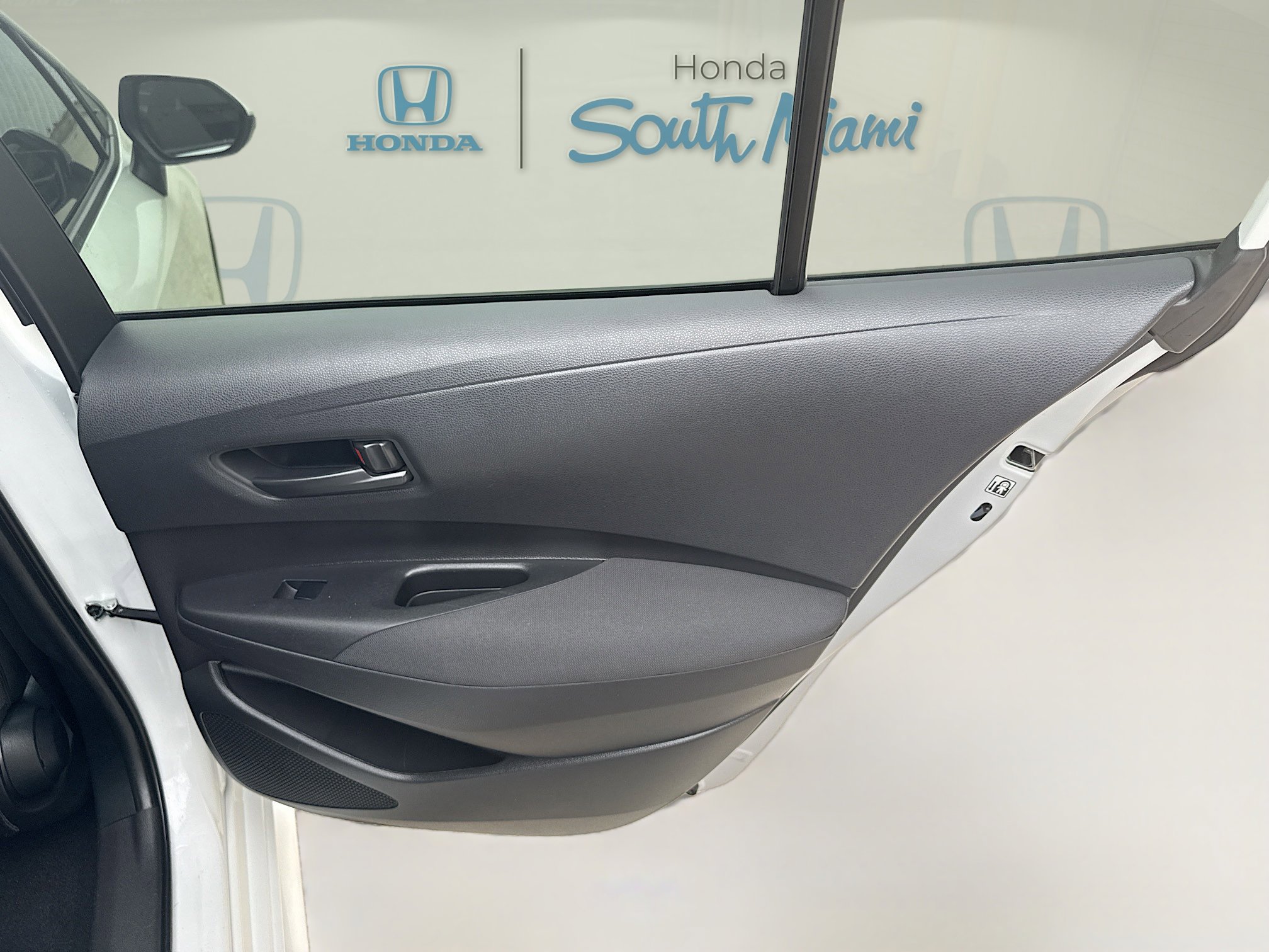 Used 2025 Toyota Corolla LE w/ Convenience Package image 29