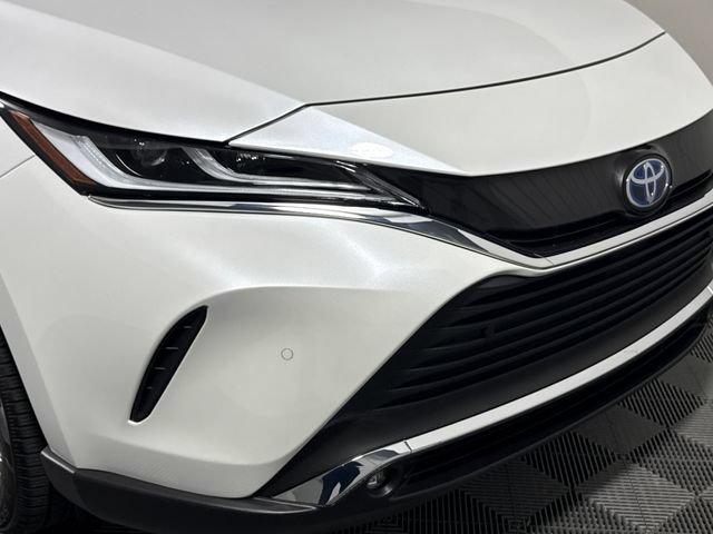Certified 2024 Toyota Venza XLE AWD/4WD image 12