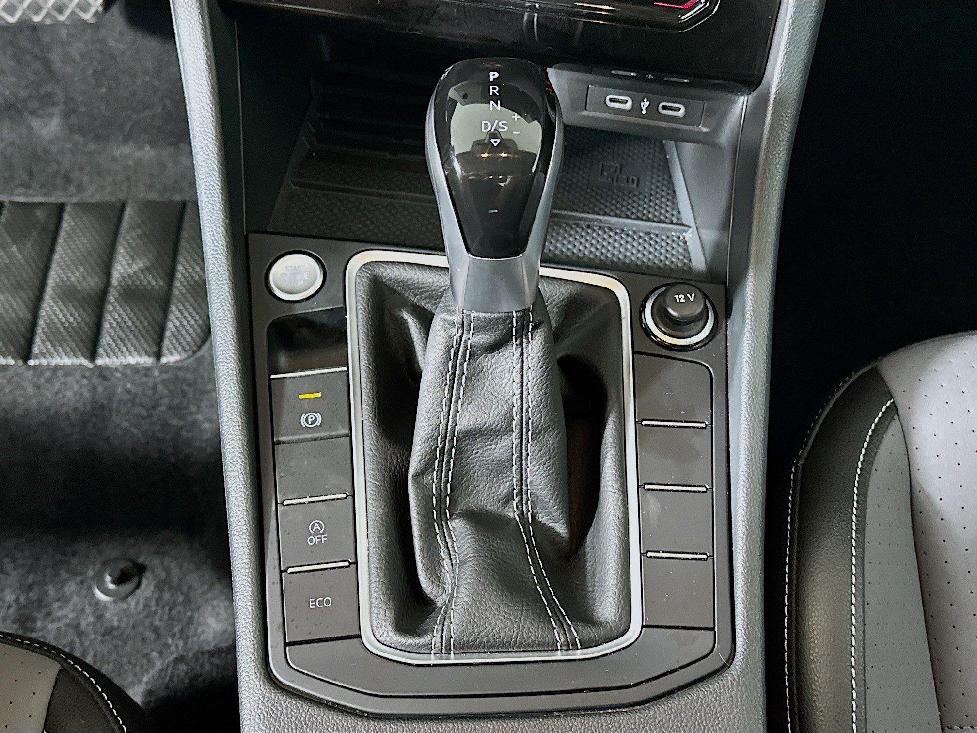 Used 2025 Volkswagen Jetta SE image 24