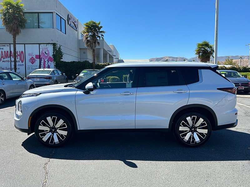 New 2026 Mitsubishi Outlander SE FWD image 4