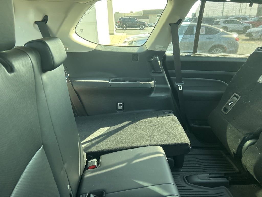 Used 2024 Toyota Grand Highlander Limited image 6
