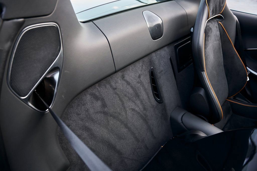 Used 2025 McLaren Artura Spider image 37