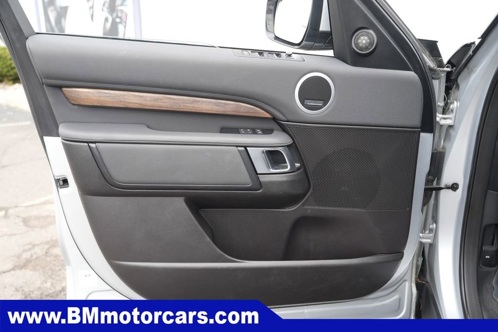 Used 2018 Land Rover Discovery HSE AWD/4WD image 23