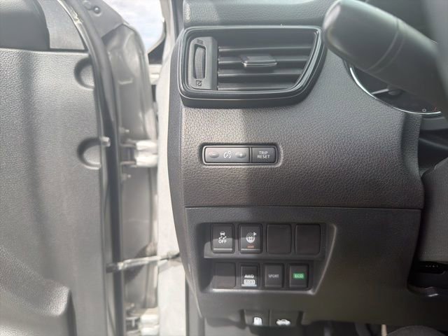 Used 2017 Nissan Rogue SV image 21