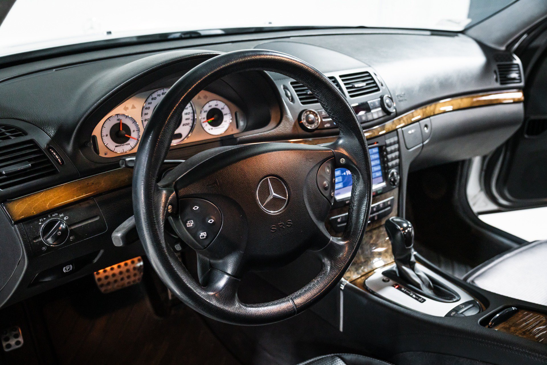 Used 2005 Mercedes-Benz E 55 AMG Sedan image 20