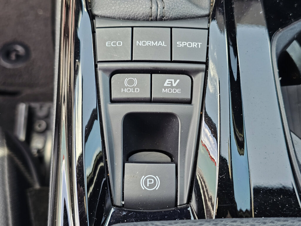 Used 2025 Toyota Camry XSE FWD image 32