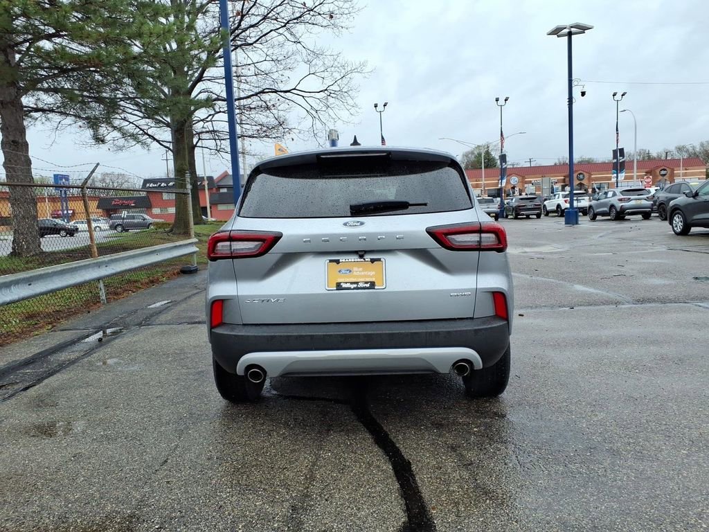 Used 2023 Ford Escape Active image 7