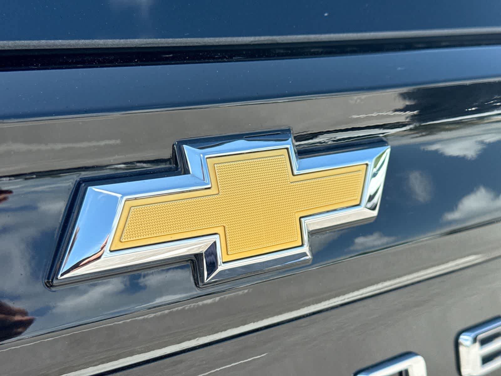 Used 2025 Chevrolet Tahoe High Country AWD/4WD image 18