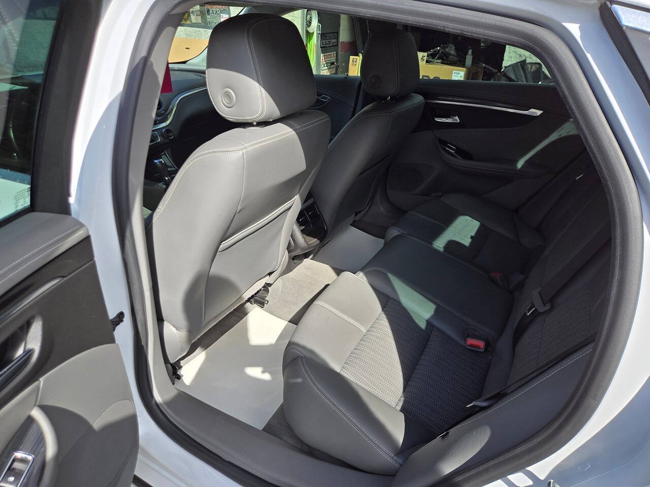 Used 2016 Chevrolet Impala LT FWD image 10
