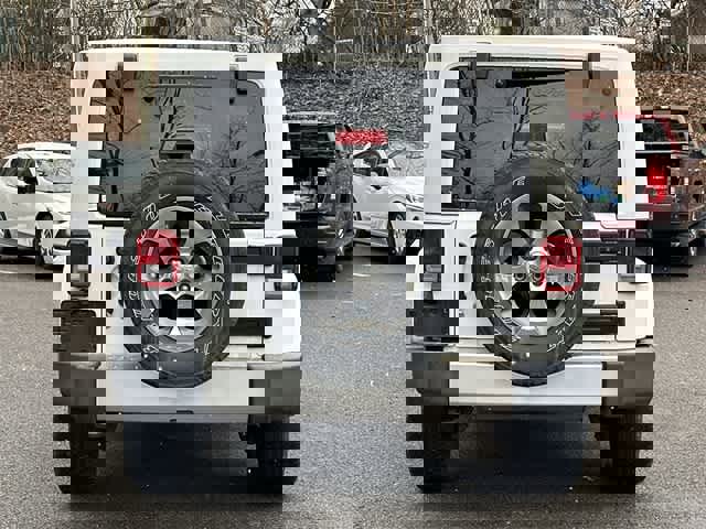 Used 2018 Jeep Wrangler Sahara w/ Connectivity Group image 4