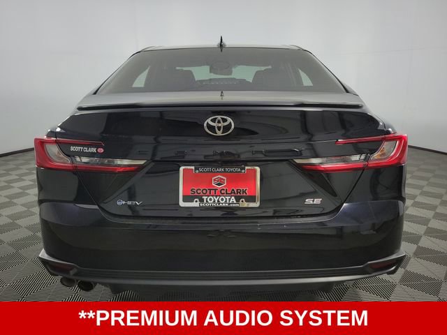 Used 2025 Toyota Camry SE image 7