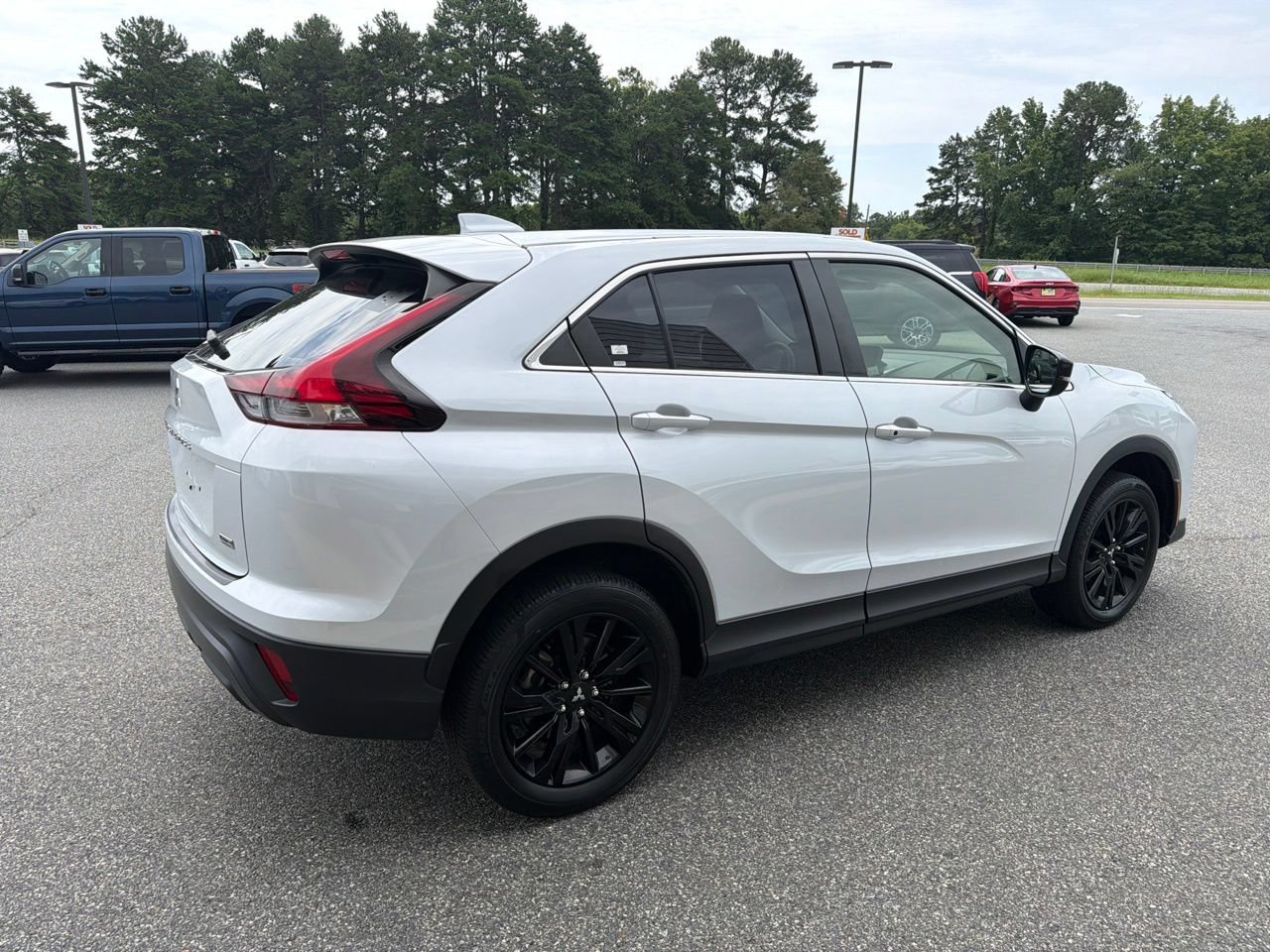 Used 2024 Mitsubishi Eclipse Cross LE AWD/4WD image 9