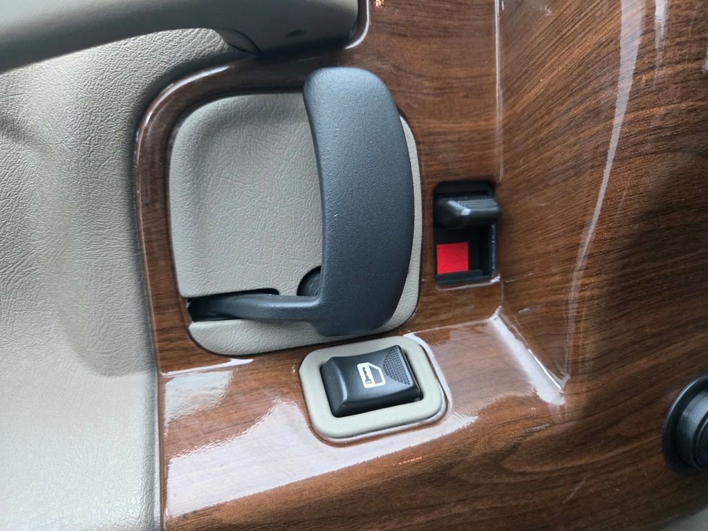 Used 2020 GMC Savana 2500 Extended w/ Enhanced Convenience Package image 18