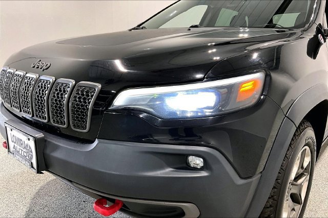 Used 2019 Jeep Cherokee Trailhawk w/ Comfort & Convenience Group AWD/4WD image 42