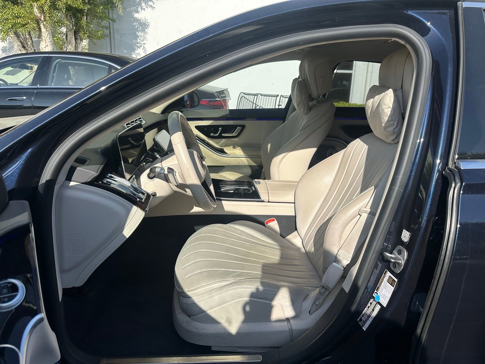 Used 2023 Mercedes-Benz S 500 4MATIC image 2