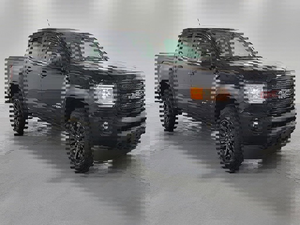 Used 2018 GMC Canyon SLE w/ Nightfall Edition image 2