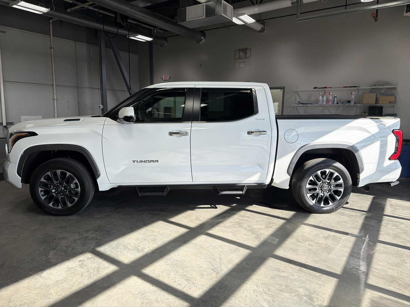 Used 2025 Toyota Tundra Limited image 4