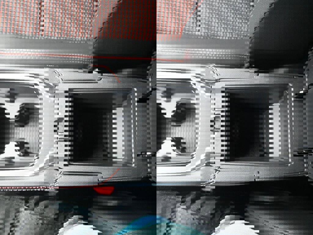 New 2026 Nissan Kicks SR image 18