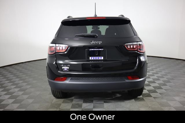 Used 2024 Jeep Compass Latitude w/ Convenience Group AWD/4WD image 5