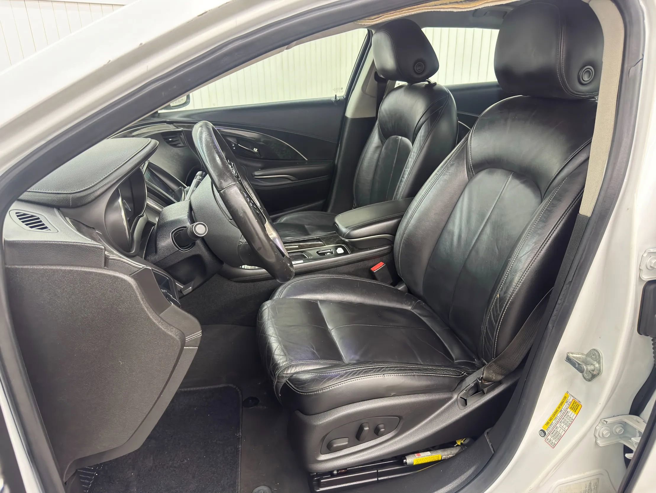 Used 2015 Buick LaCrosse Leather image 9