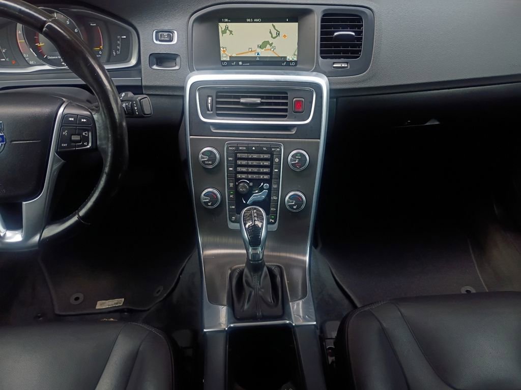 Used 2016 Volvo S60 T5 Premier image 3