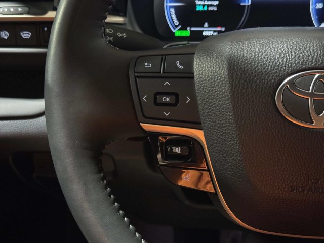 Used 2025 Toyota Crown Signia AWD/4WD image 16