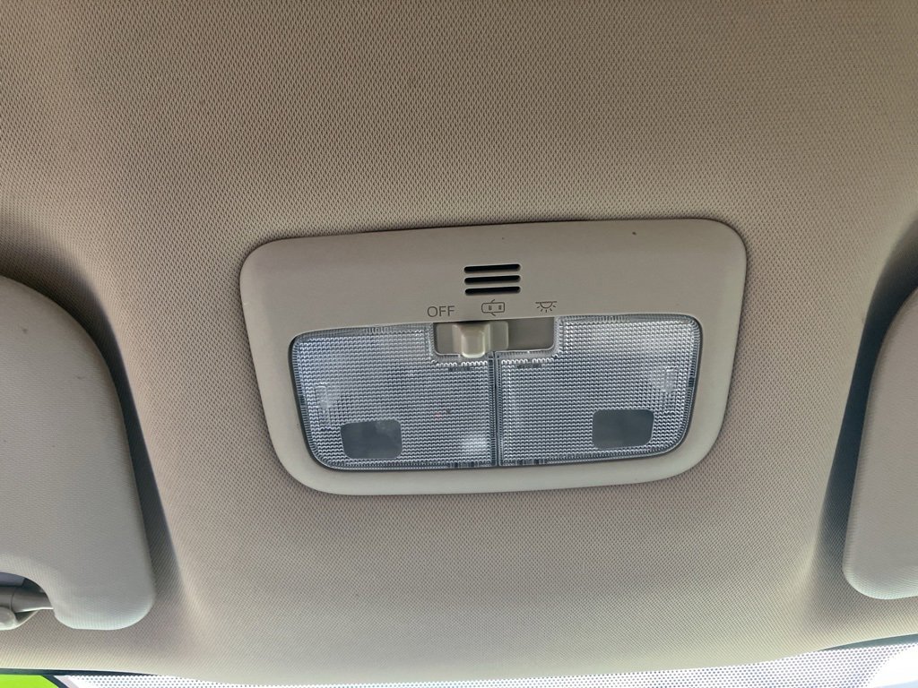 Used 2015 Toyota Corolla L image 28