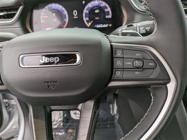 New 2025 Jeep Grand Cherokee Limited w/ Trailer Tow Package image 16