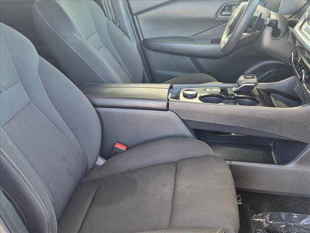 Used 2024 Nissan Rogue S AWD/4WD image 20