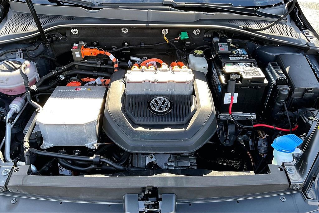 Used 2016 Volkswagen e-Golf SE w/ DC Fast Charging Package image 29