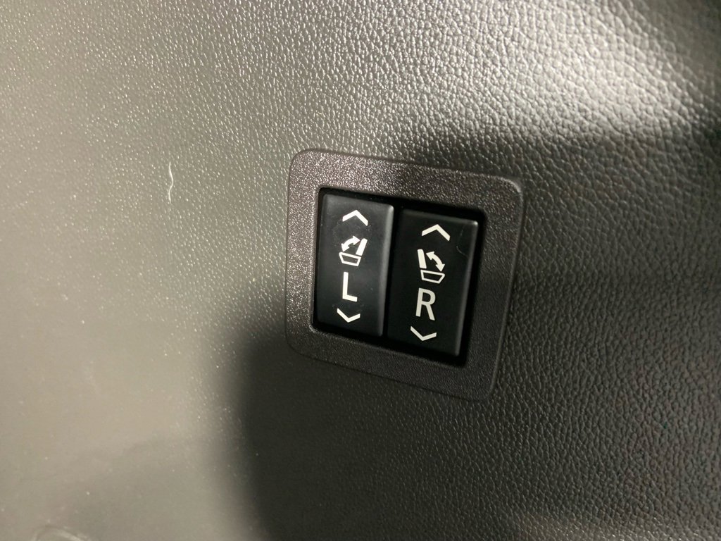 Used 2019 Buick Enclave Premium w/ Experience Buick Package image 12