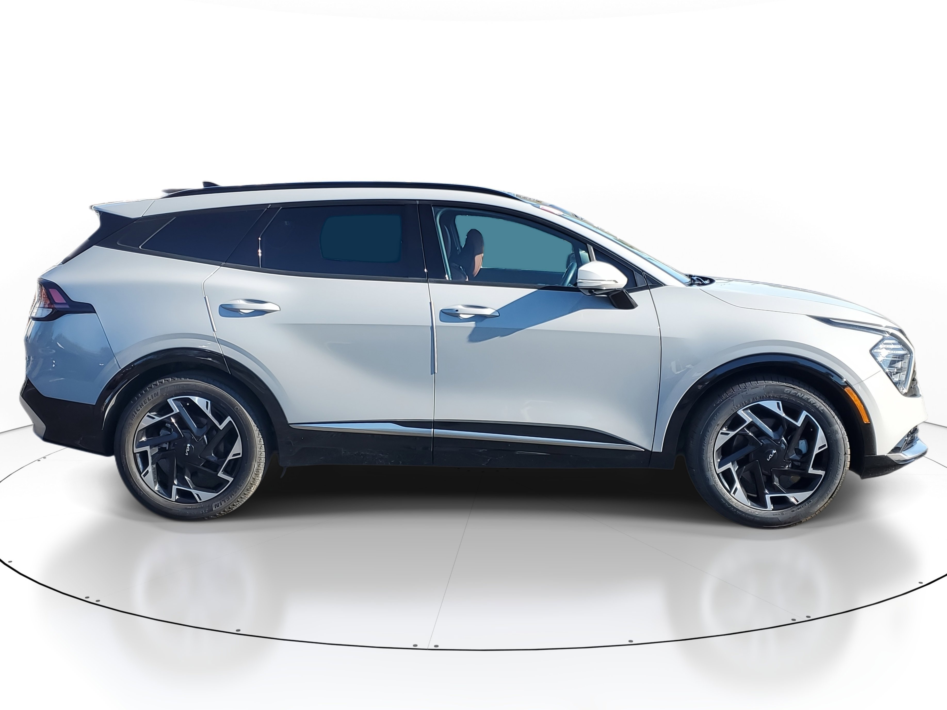 Used 2024 Kia Sportage SX image 3