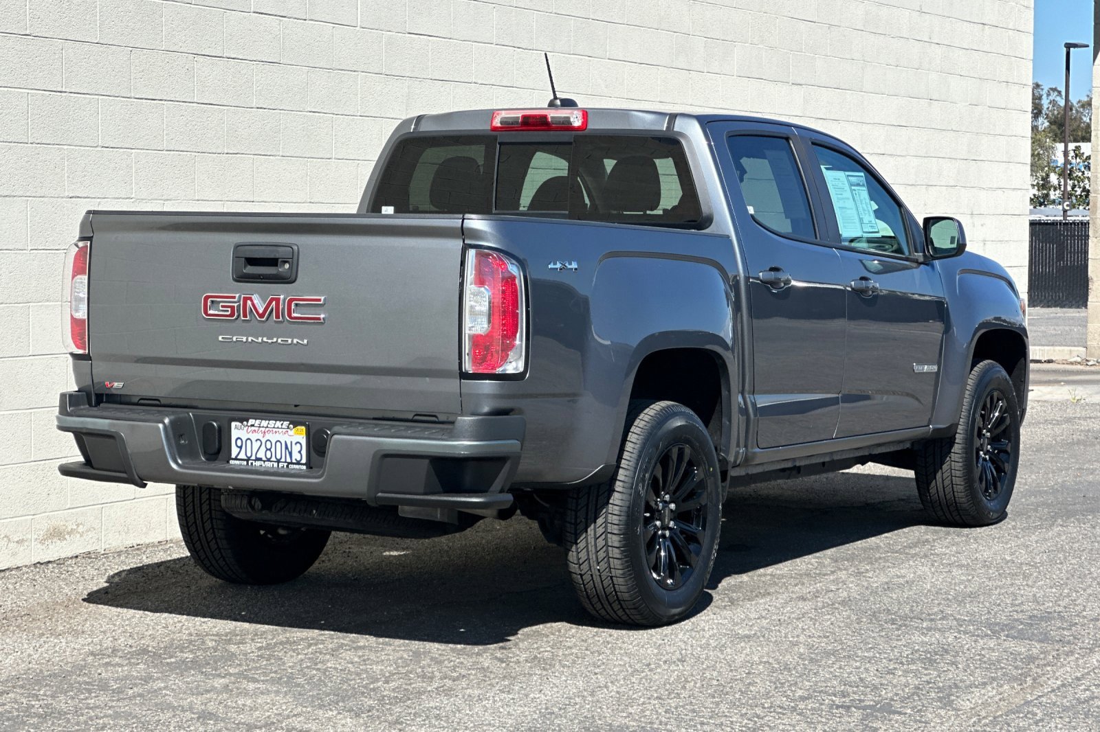 Certified 2022 GMC Canyon Elevation image 4