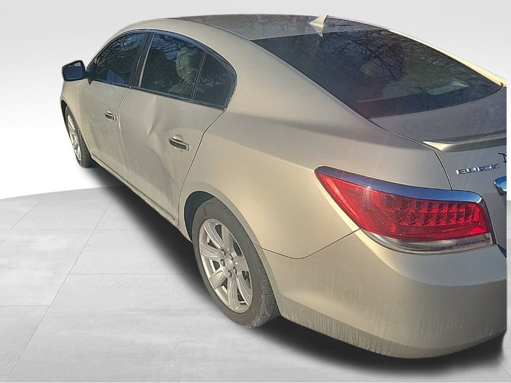 Used 2011 Buick LaCrosse CXL image 2