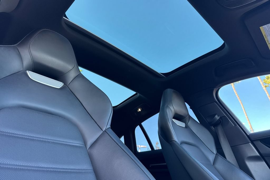 Used 2024 Porsche Panamera RWD image 19