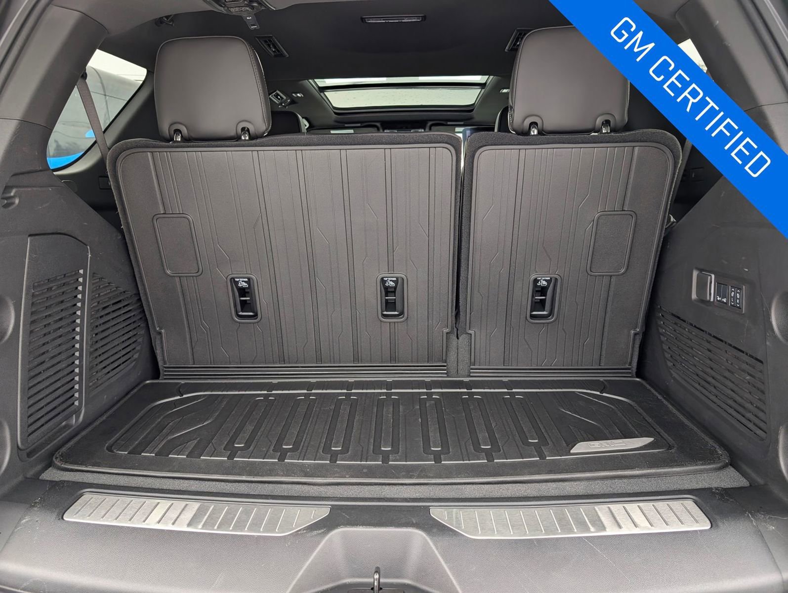 Used 2025 GMC Yukon AT4 Ultimate w/ LPO, Floor Liner Package image 39