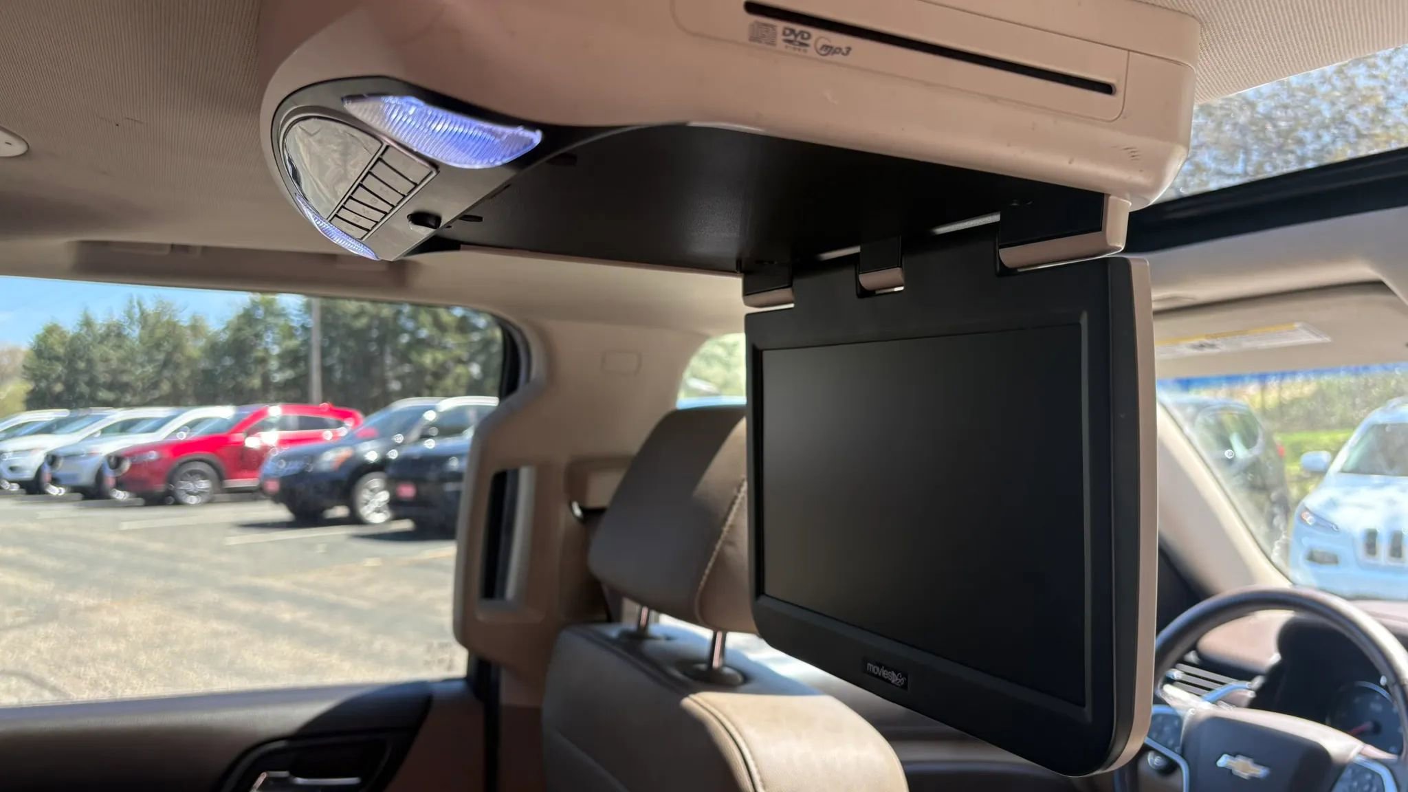 Used 2018 Chevrolet Suburban LT w/ LT Signature Package AWD/4WD image 33