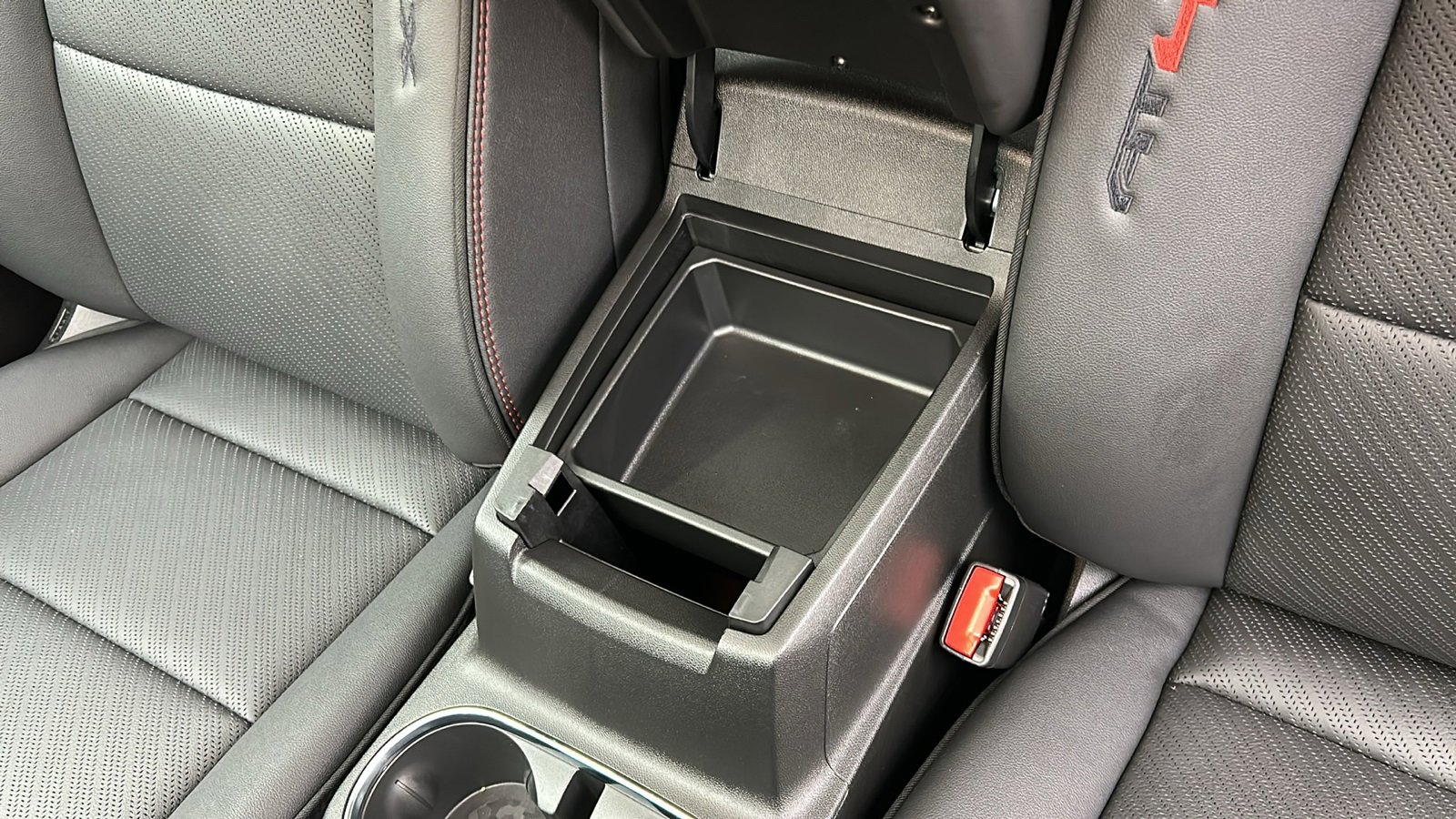 Used 2024 GMC Canyon AT4X image 27