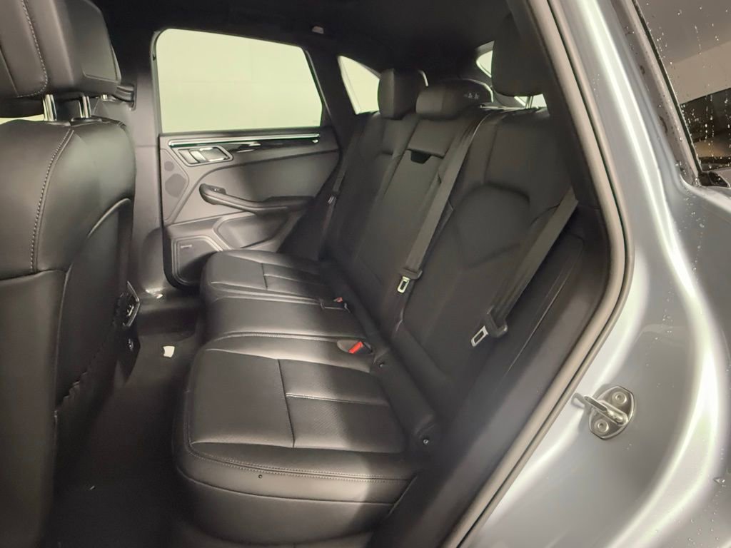 New 2026 Porsche Macan image 24