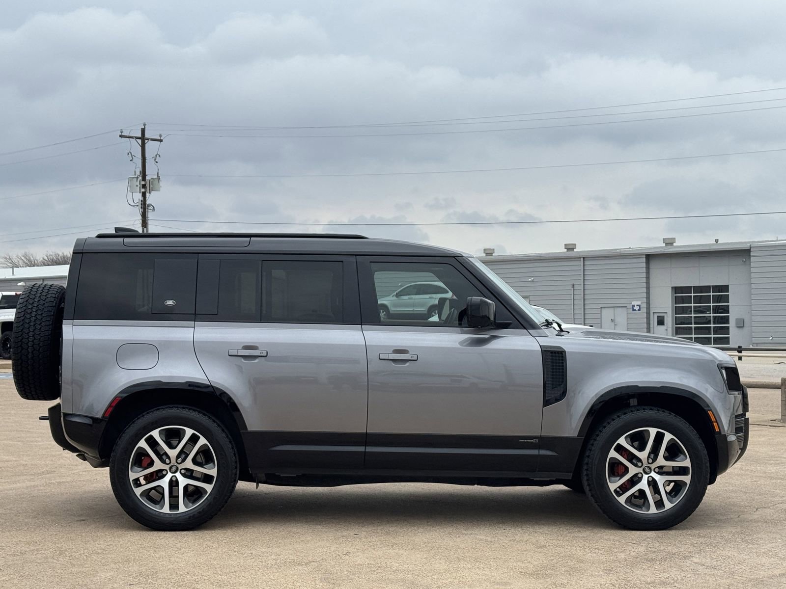 Used 2022 Land Rover Defender 110 X AWD/4WD image 4