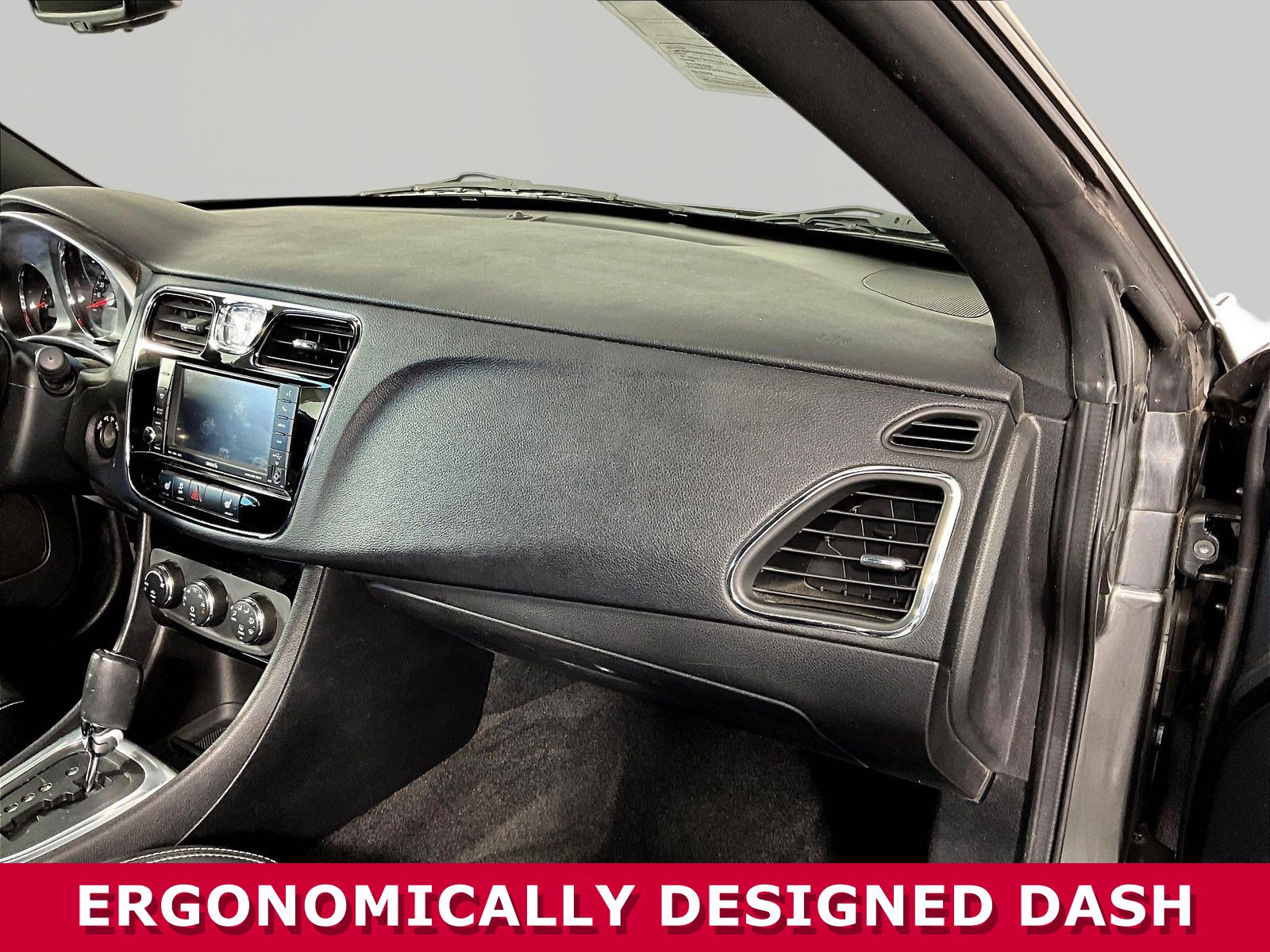 Used 2011 Chrysler 200 S FWD image 23