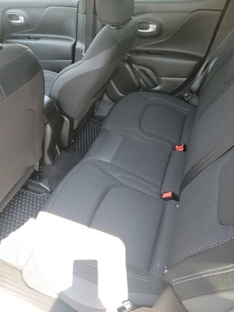 Used 2023 Jeep Renegade Latitude w/ Premium Group AWD/4WD image 12
