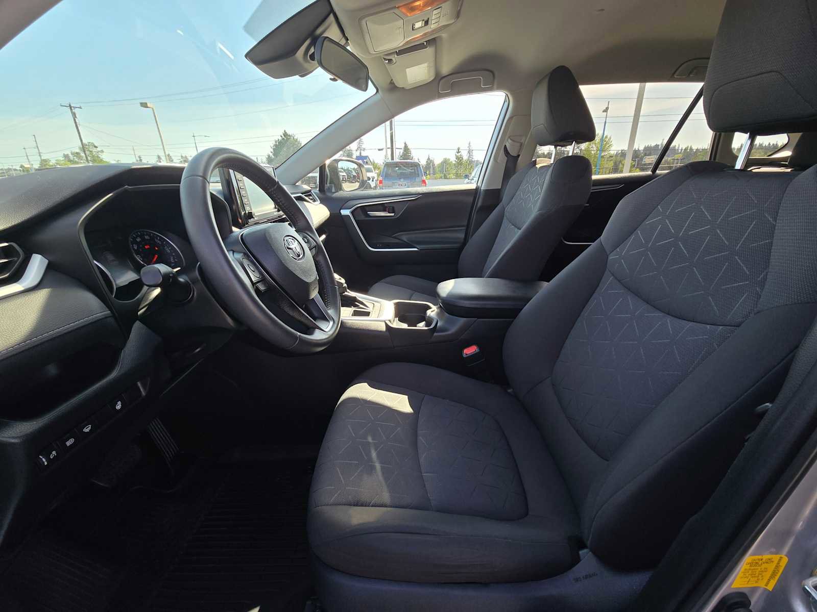 Used 2020 Toyota RAV4 XLE w/ XLE Grade Weather Package AWD/4WD image 20