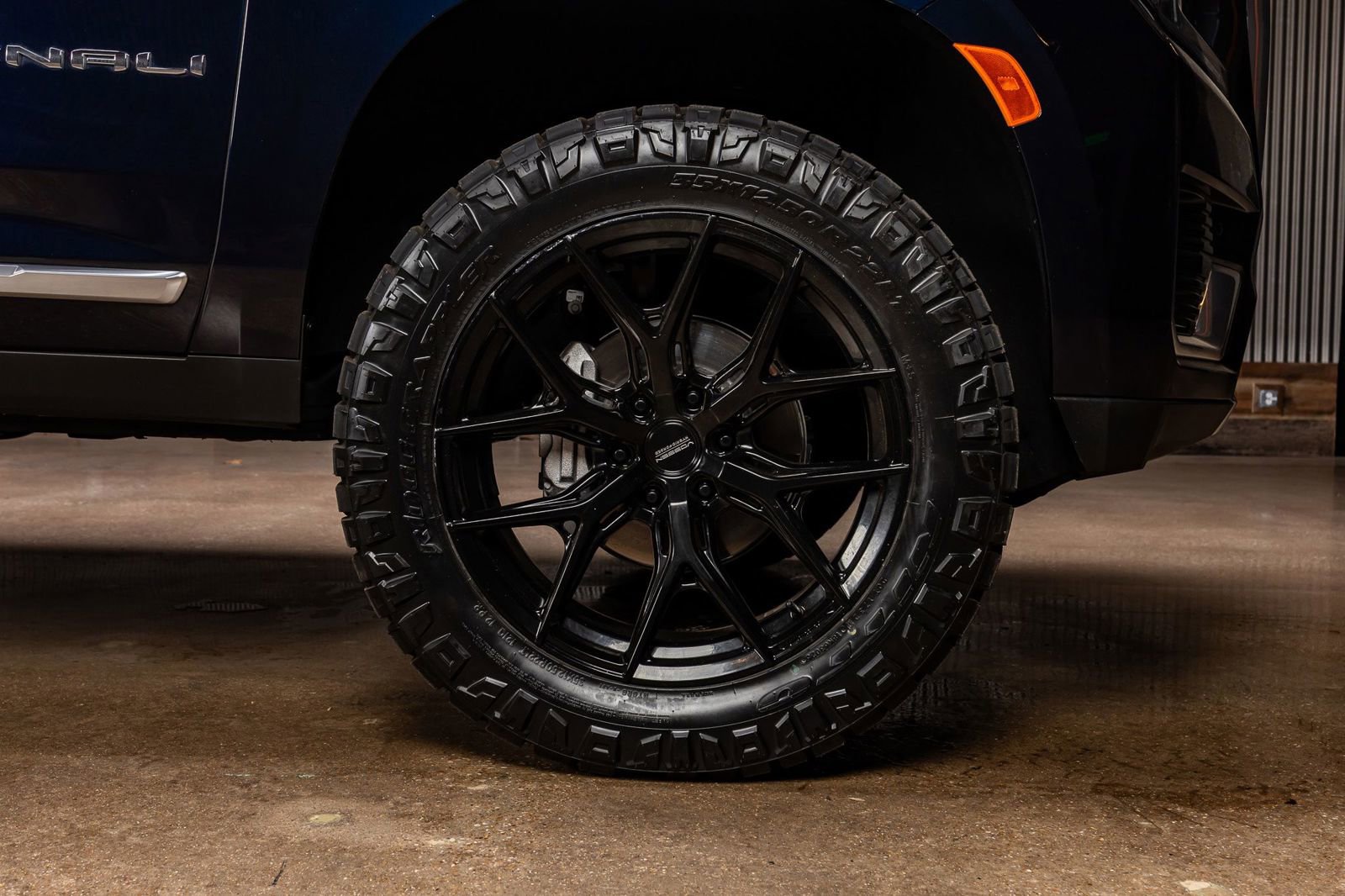 Used 2023 GMC Yukon Denali image 12