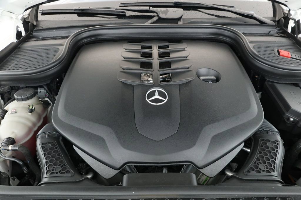 Used 2023 Mercedes-Benz GLS 580 4MATIC image 25