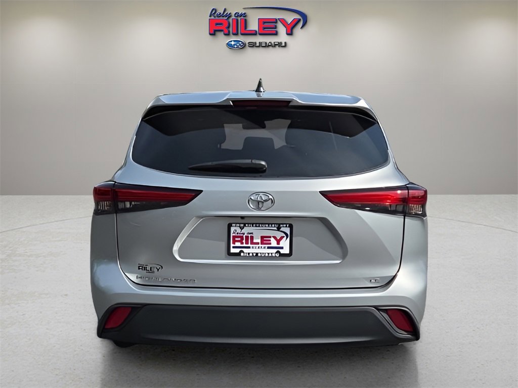 Used 2022 Toyota Highlander LE image 4