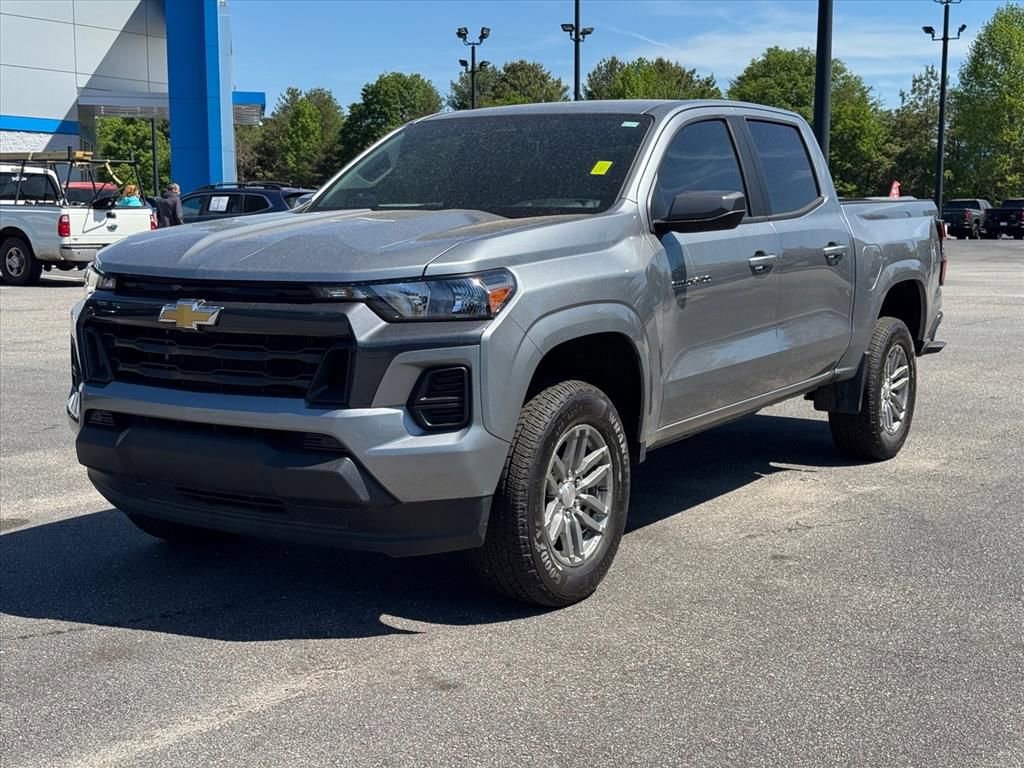 Used 2024 Chevrolet Colorado LT RWD image 7
