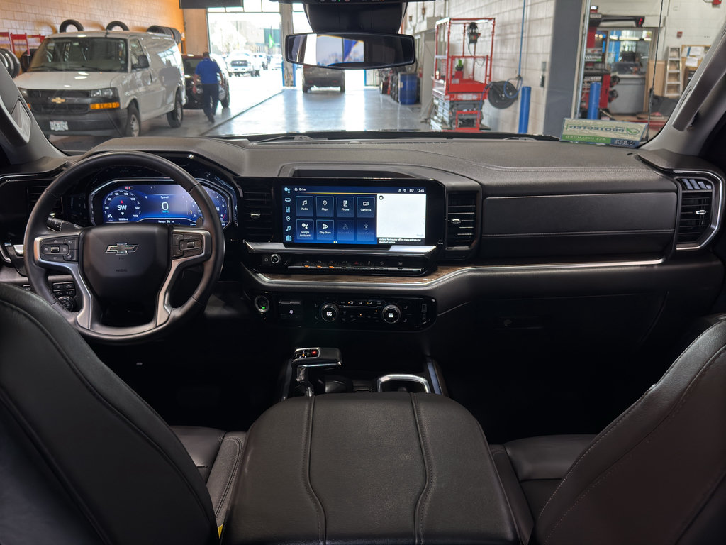 Used 2024 Chevrolet Silverado 1500 RST AWD/4WD image 16